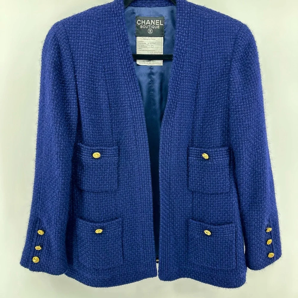CHANEL Vintage Chanel Boutique Blue Bouclé Jacket Pocket Gold Clover Buttons